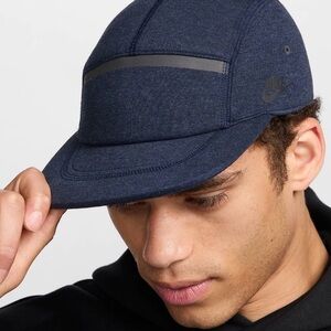 Nike Fly Unstructured Tech Fleece Hat